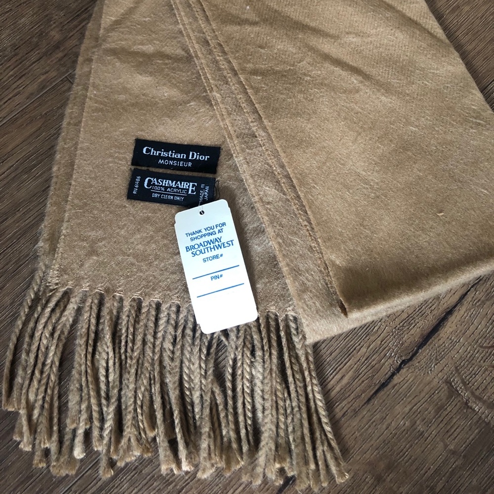 FREE SHIPPING! DIOR-AUTHENTIC Vintage (never worn) Cashmere Scarf - Picture 4 of 7